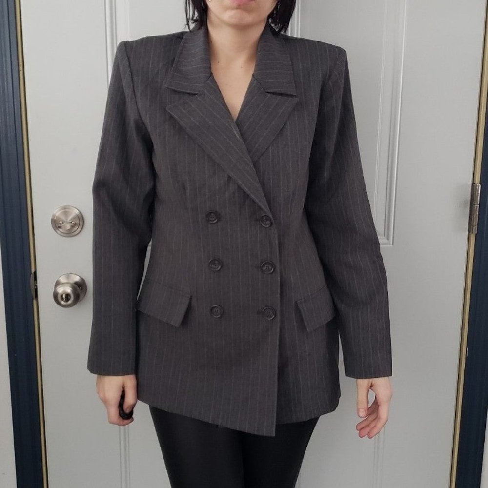 90s/Y2K Gray Pinstripe Double Breasted‎ Blazer